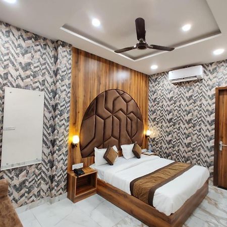 Hotel Gs Amritsar 200 Mtr From Golden Temple Eksteriør billede