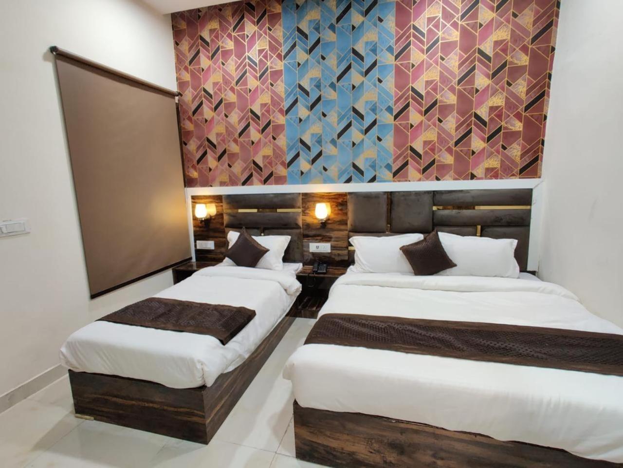 Hotel Gs Amritsar 200 Mtr From Golden Temple Eksteriør billede