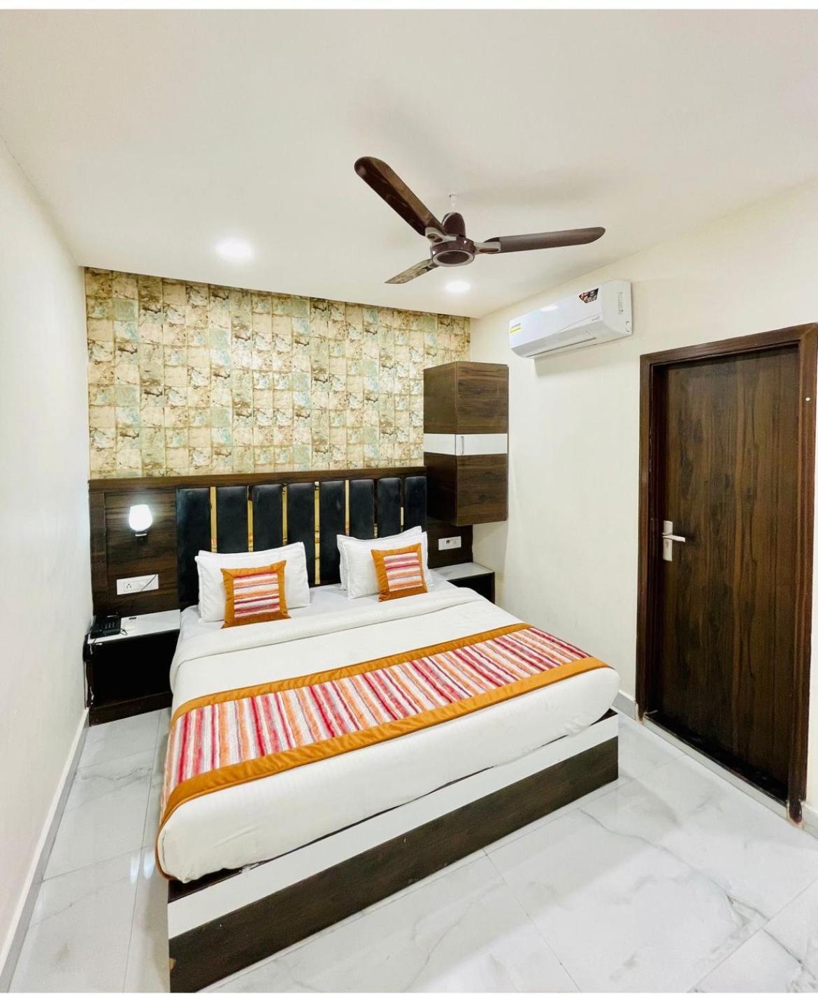Hotel Gs Amritsar 200 Mtr From Golden Temple Eksteriør billede